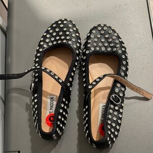 Steve Madden Black and Silver Studded Flats